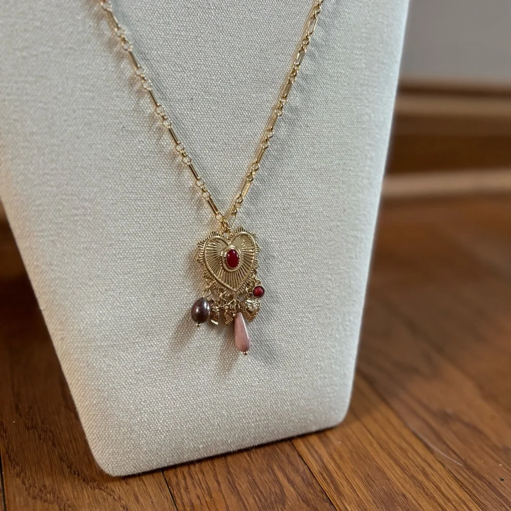 Francescas Collections heart pendant